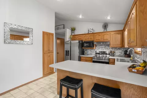 Kitchen - w5462 Red Clover Tr, Appleton, WI 54915 photo 4 of 4