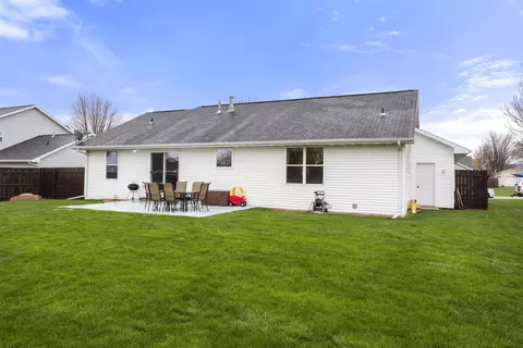 Exterior - w5462 Red Clover Tr, Appleton, WI 54915 photo 6 of 8
