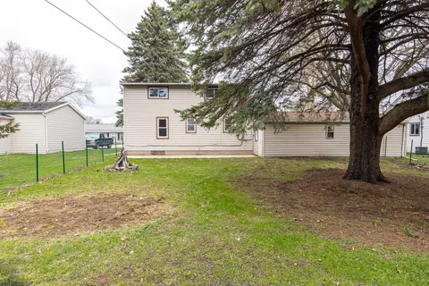 Exterior - 2725 W Heather Ave, Appleton, WI 54914 photo 3 of 6