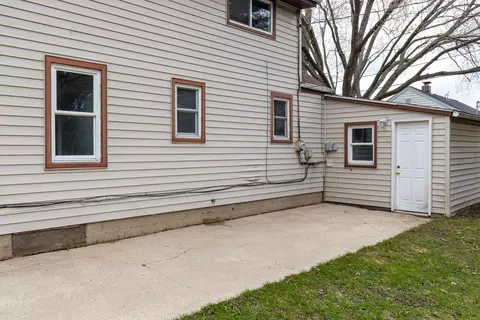 Exterior - 2725 W Heather Ave, Appleton, WI 54914 photo 6 of 6