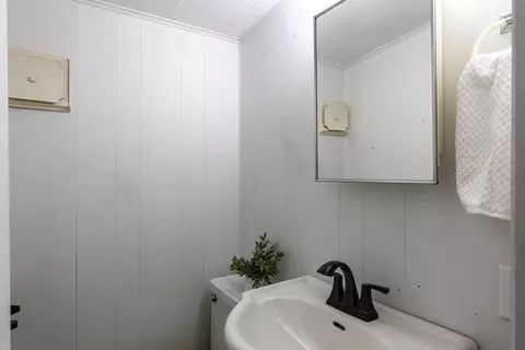 Bath - 2725 W Heather Ave, Appleton, WI 54914 photo 2 of 2
