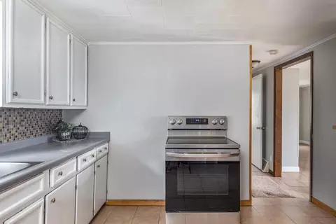 Entry Way - 2725 W Heather Ave, Appleton, WI 54914 photo 1 of 1