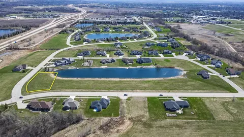 1148 Ducharme Pkwy #56, Fond Du Lac, WI 54935