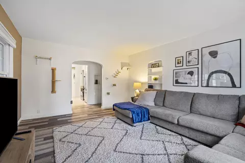 Entry Way - 111 E Glendale Ave, Appleton, WI 54911 photo 1 of 1