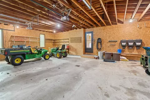 Exterior - 12 Wagon Wheel Dr, Appleton, WI 54913 photo 1 of 5