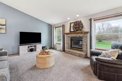 Living - w5958 Garnet Drive, Appleton, WI 54915 photo 1 of 2