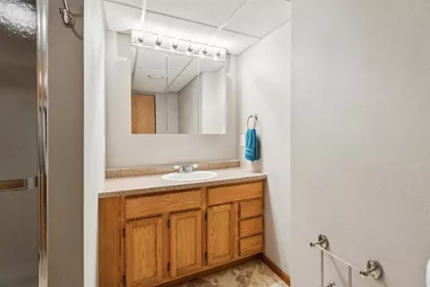 Bath - w5958 Garnet Drive, Appleton, WI 54915 photo 4 of 4