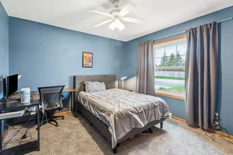 Bedroom - w5958 Garnet Drive, Appleton, WI 54915 photo 5 of 6