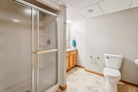 Bath - w5958 Garnet Drive, Appleton, WI 54915 photo 3 of 4