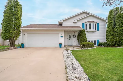 1288 Wheatfield Way, Oshkosh, WI 54904