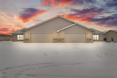 312 Twilight Trl, Fond Du Lac, WI 54937