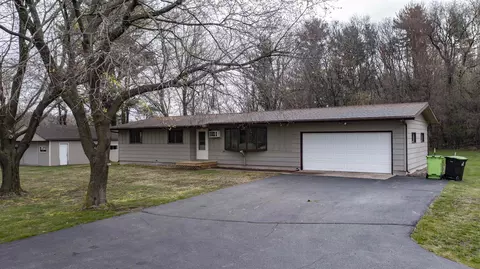 n2612 County Highway E, Waupaca, WI 54981