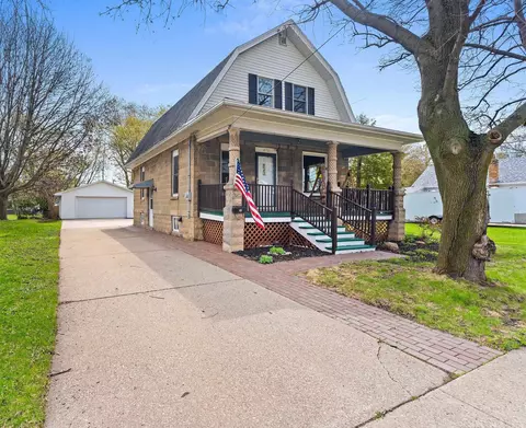 2132 N Main St, Oshkosh, WI 54901