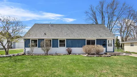 1810 Lilac Ln, Green Bay, WI 54302