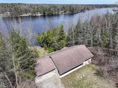 6258 Ninebark Rd, Oconto, WI 54153