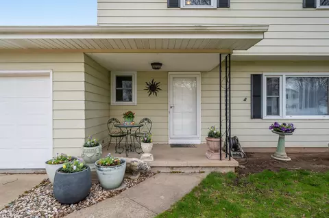 1230 S Westhaven Dr, Oshkosh, WI 54904