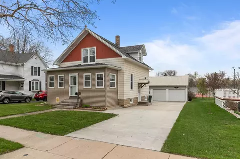 Exterior - 326 E Sullivan St, Ripon, WI 54971 photo 1 of 10