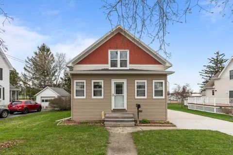326 E Sullivan St, Ripon, WI 54971