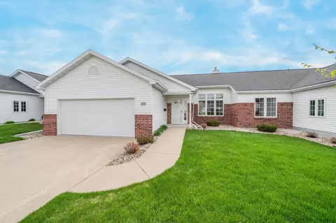 3216 N Barkwood Ln #44, Appleton, WI 54914