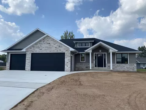 1372 Shelby Ln, De Pere, WI 54115