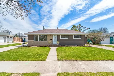 529 Marcella Ave, Combined Locks, WI 54113