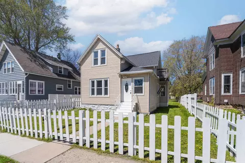 63 E Cotton St, Fond Du Lac, WI 54935