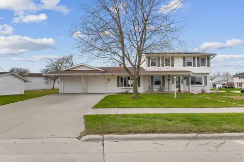 133 W Bell St, Neenah, WI 54956