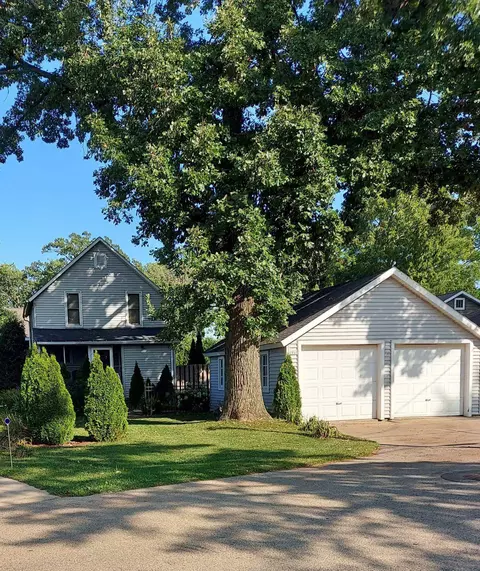 2840 Stoney Beach Ln, Oshkosh, WI 54902