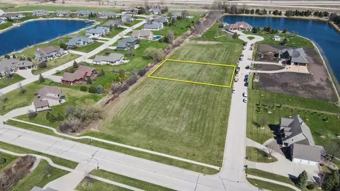 1095 Pine Lake Dr #13, Fond Du Lac, WI 54935