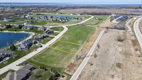 1208 Spring Lake Dr #28, Fond Du Lac, WI 54935