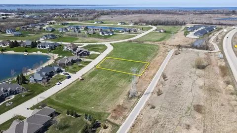 1222 Spring Lake Dr #29, Fond Du Lac, WI 54935