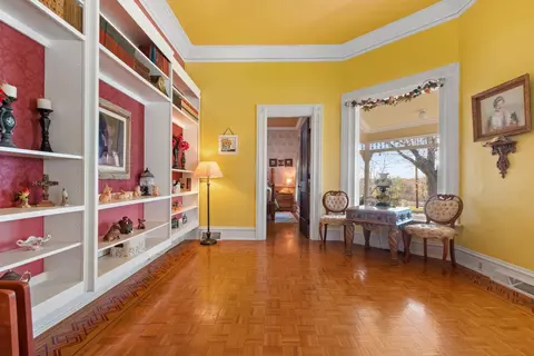 Entry Way - 315 E South River St, Appleton, WI 54915 photo 1 of 5