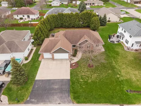 View/Area - 2655 Timber Crest Ct, Appleton, WI 54914 photo 4 of 10
