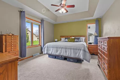 Bedroom - 2655 Timber Crest Ct, Appleton, WI 54914 photo 2 of 10