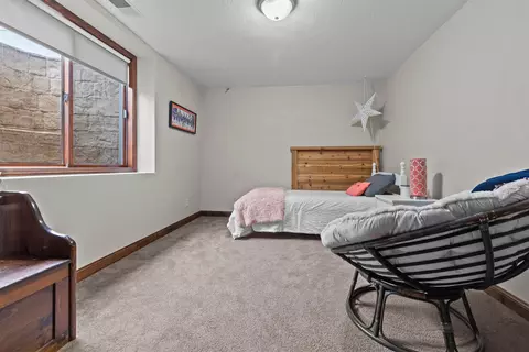 Bedroom - 2655 Timber Crest Ct, Appleton, WI 54914 photo 9 of 10