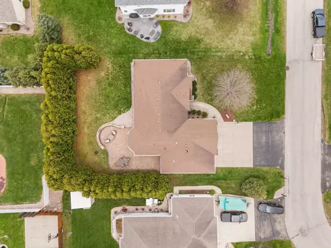 View/Area - 2655 Timber Crest Ct, Appleton, WI 54914 photo 3 of 10
