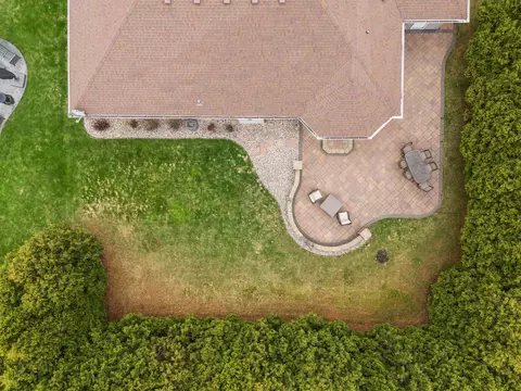View/Area - 2655 Timber Crest Ct, Appleton, WI 54914 photo 2 of 10