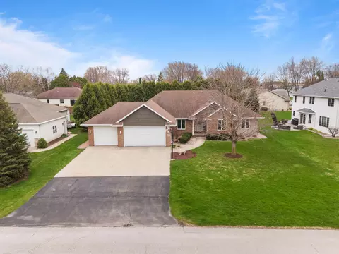 View/Area - 2655 Timber Crest Ct, Appleton, WI 54914 photo 1 of 10