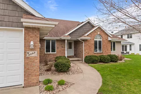 Exterior - 2655 Timber Crest Ct, Appleton, WI 54914 photo 2 of 8