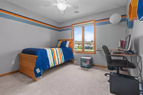 Bedroom - 2655 Timber Crest Ct, Appleton, WI 54914 photo 3 of 10