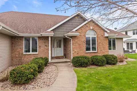 Exterior - 2655 Timber Crest Ct, Appleton, WI 54914 photo 3 of 8