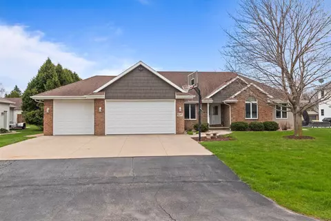 2655 Timber Crest Ct, Appleton, WI 54914