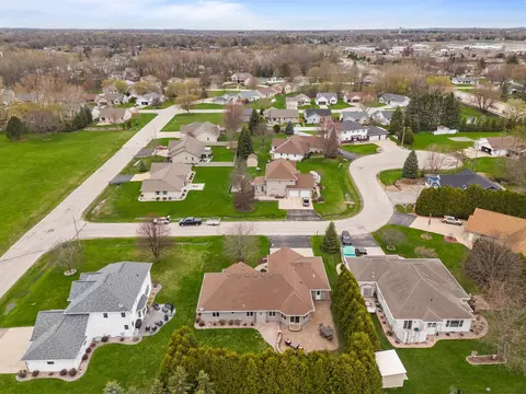 View/Area - 2655 Timber Crest Ct, Appleton, WI 54914 photo 8 of 10