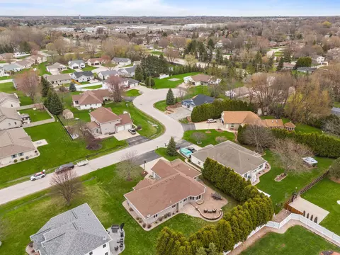 View/Area - 2655 Timber Crest Ct, Appleton, WI 54914 photo 9 of 10
