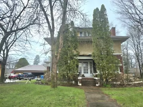931 Main St, Gresham, WI 54128