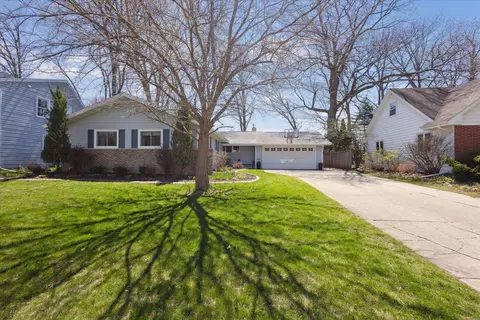 701 E Hoover Ave, Appleton, WI 54915 photo 2