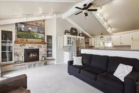 701 E Hoover Ave, Appleton, WI 54915 photo 9