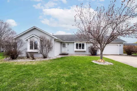 803 Trailsway Ln, Neenah, WI 54956