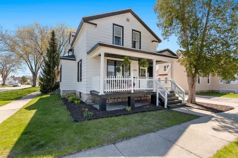 1034 Cherry St, Green Bay, WI 54301