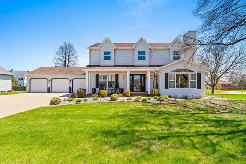 3937 W St Croix Cir, Green Bay, WI 54301